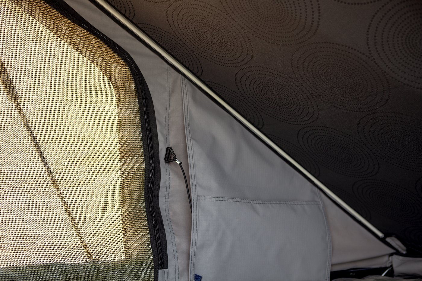 Eezi-Awn Blade Hard Shell Roof Top Tent