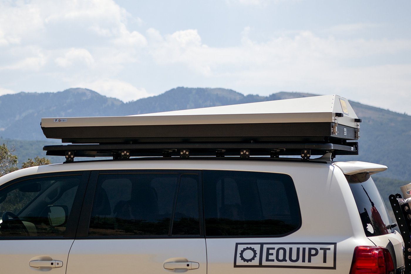 Eezi-Awn Blade Hard Shell Roof Top Tent