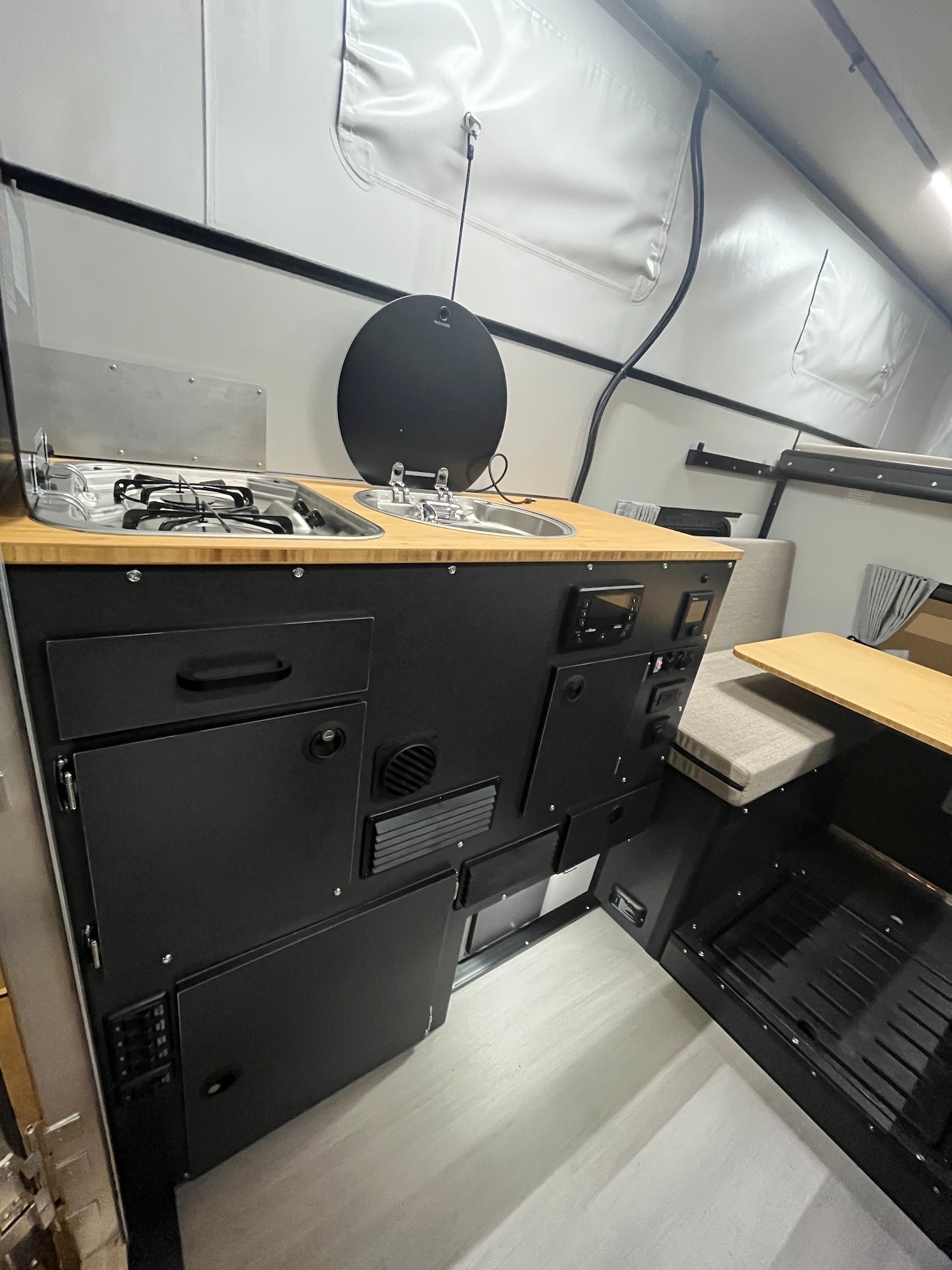 In-Stock Showroom FWC Inventory: 2025 Grandby Camper with Front Dinette