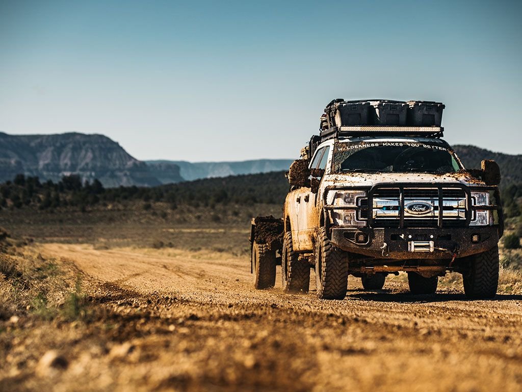 Ford F250 Super Duty, Crew Cab (1999-Current) Slimline II Roof Rack Kit / Tall - By Front Runner